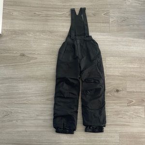 4F ski bibs, good for skiing or tubing or sledding. Size Small Kids size 6-8